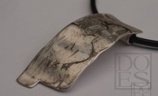 Zilver met witgouden hanger-Crisis2011.JPG