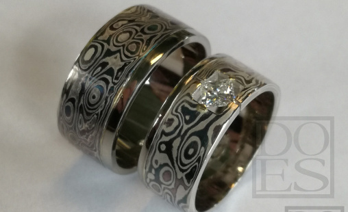 Mokume-gane trouwringen met princes-diamant.jpg