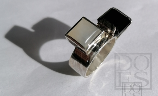 Gedenk-ring.jpg