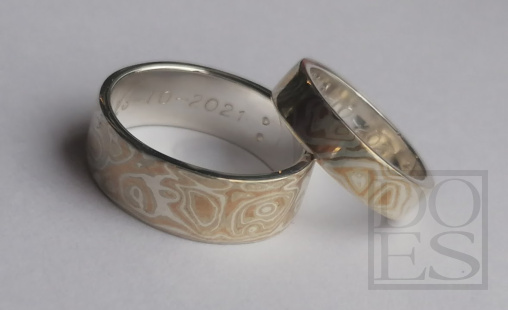 Mokume-gane-trouwringen-rosegoud.jpg